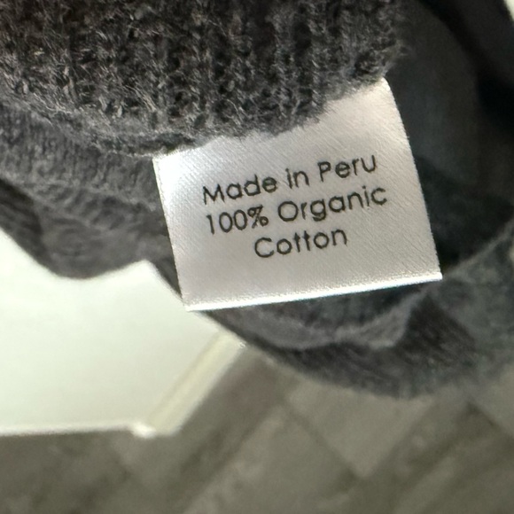 Indigenous|Organic cotton open front long line knit cardigan in charcoal grey•XS - Picture 8 of 11